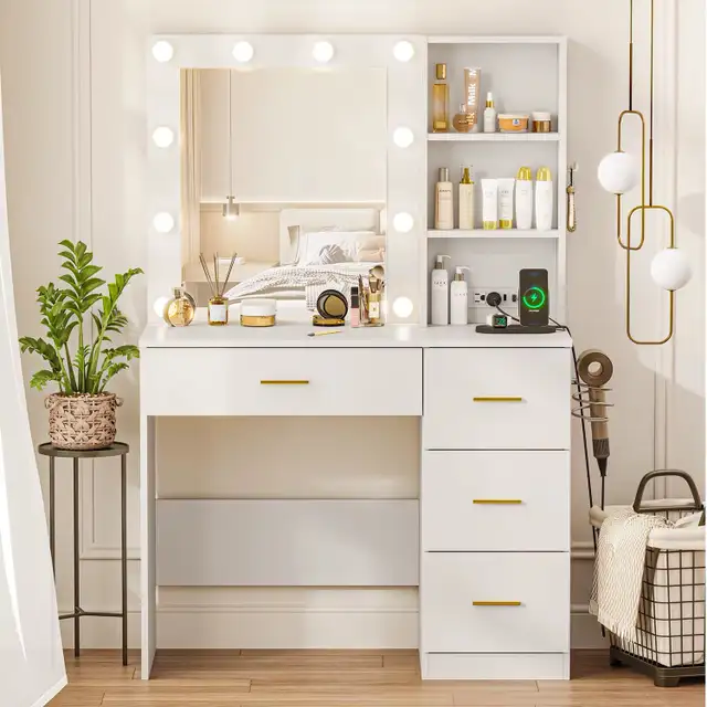 Brand new makeup vanity desk  in Dressers & Wardrobes in City of Toronto - Image 3