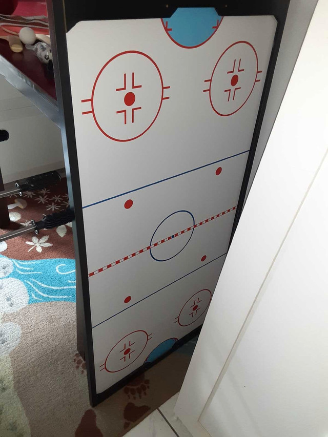 4 in 1 Game table in Toys & Games in Mississauga / Peel Region - Image 4