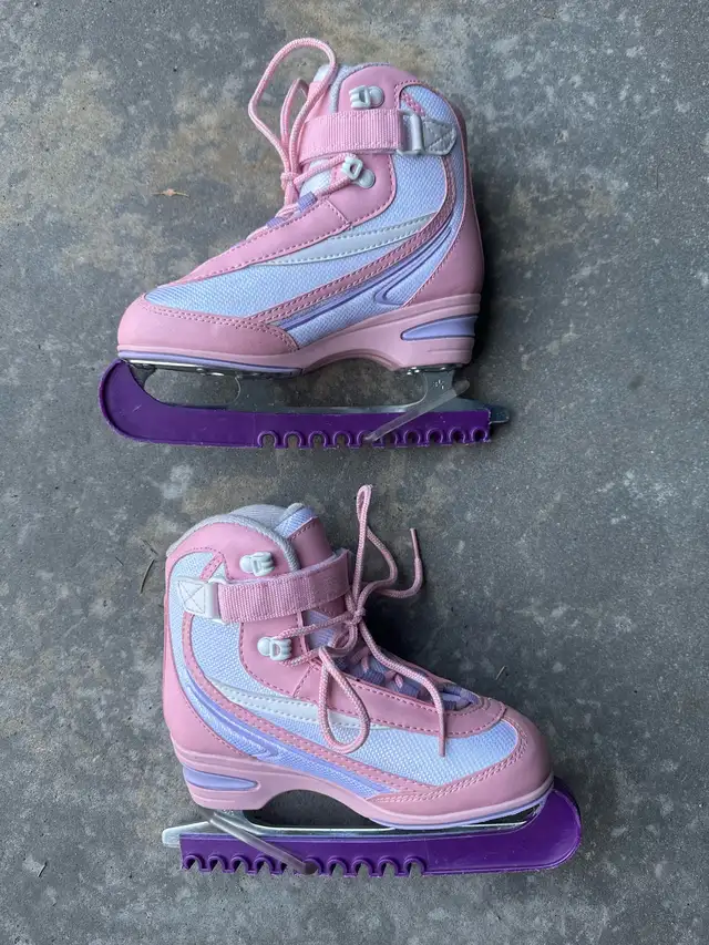 Jackson Softec Figure Skates - Size 3 in Skates & Blades in Markham / York Region - Image 3