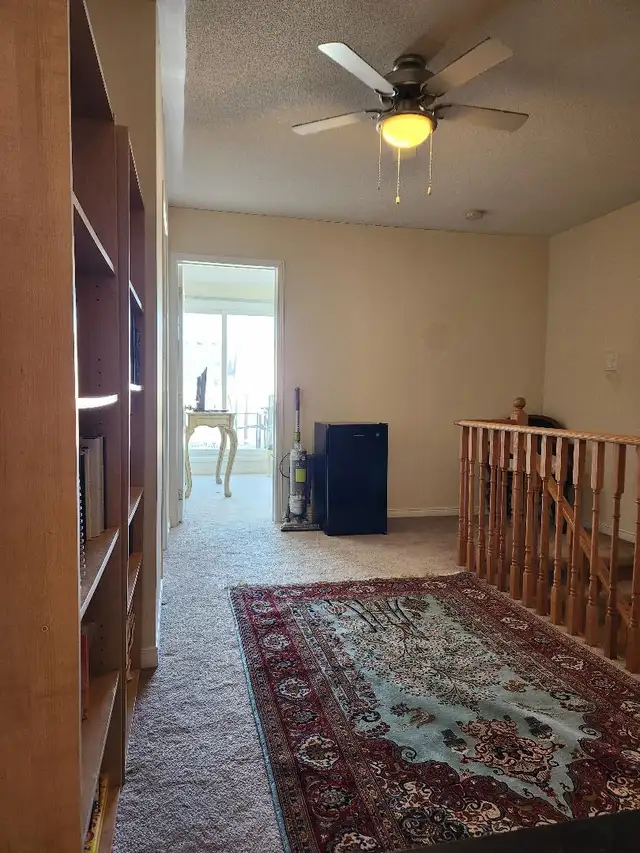 Beautiful Room for rent on 3rd floor - York U - Subway Line in Room Rentals & Roommates in City of Toronto - Image 7