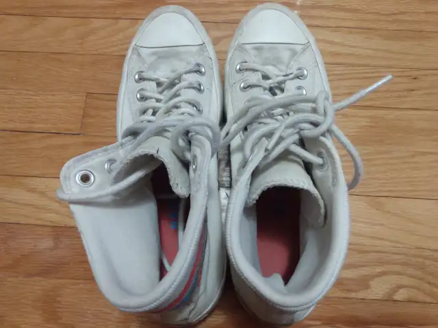 Women's Size US 8.5 Shoes - Converse Chuck Taylor All Star High in Women's - Shoes in City of Toronto - Image 8
