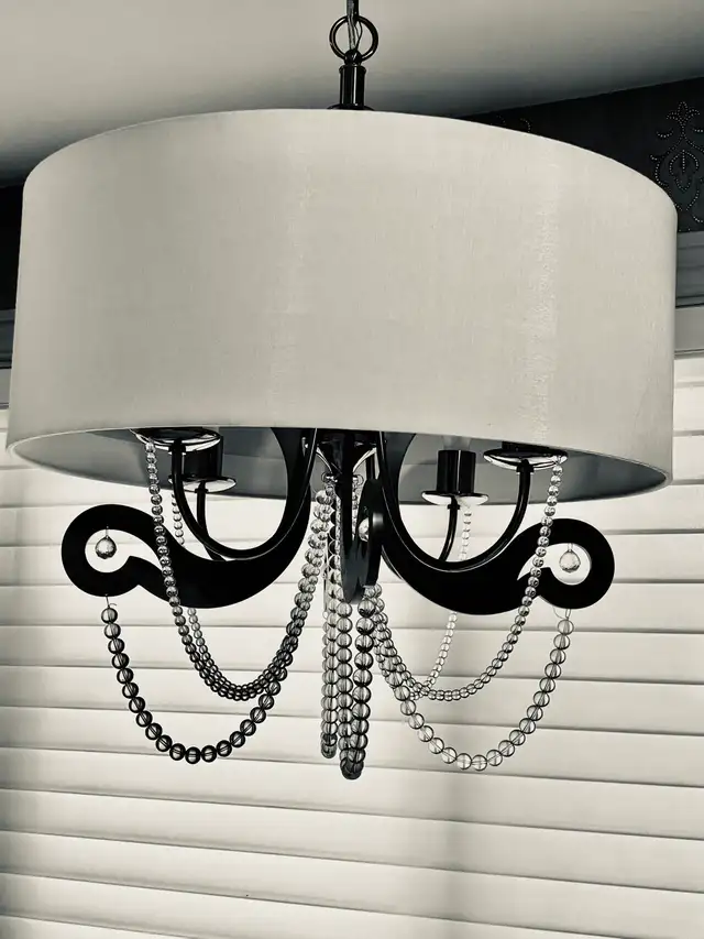Chandelier hand made in Indoor Lighting & Fans in City of Montréal - Image 2
