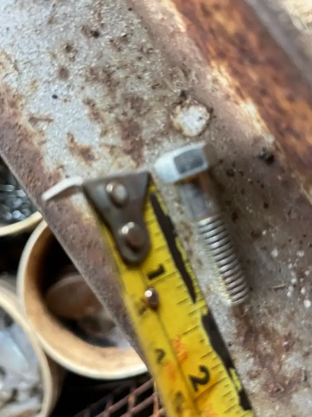 5/16" NC Bolts ( 1" & 1 1/2" long ) w Nuts & Steel Bushings in Other in Oakville / Halton Region - Image 3