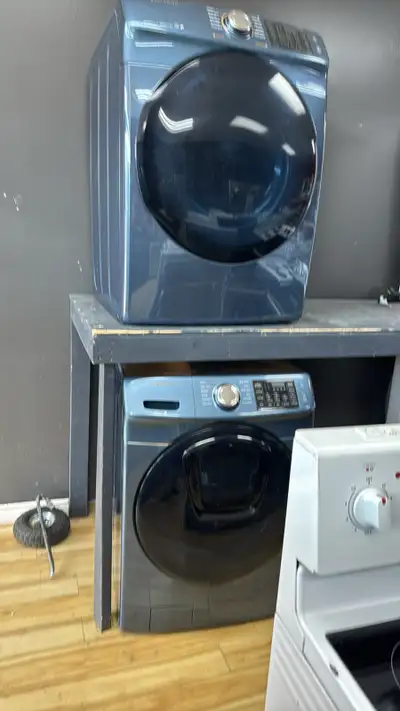 This is a used Samsung washer and dryer set, great for doing laundry efficiently. It's in good worki...