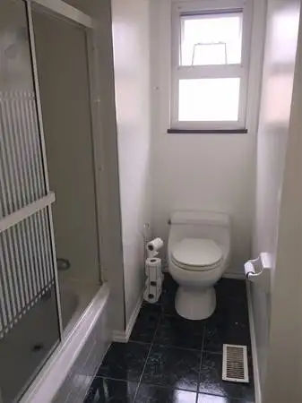 Super convenient room 5 min. walk to Sry Ctrl/SFU/Skytrain63860083983489124