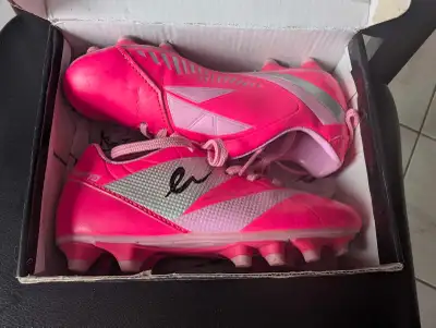 Soccer cleats (kids Y12), View more