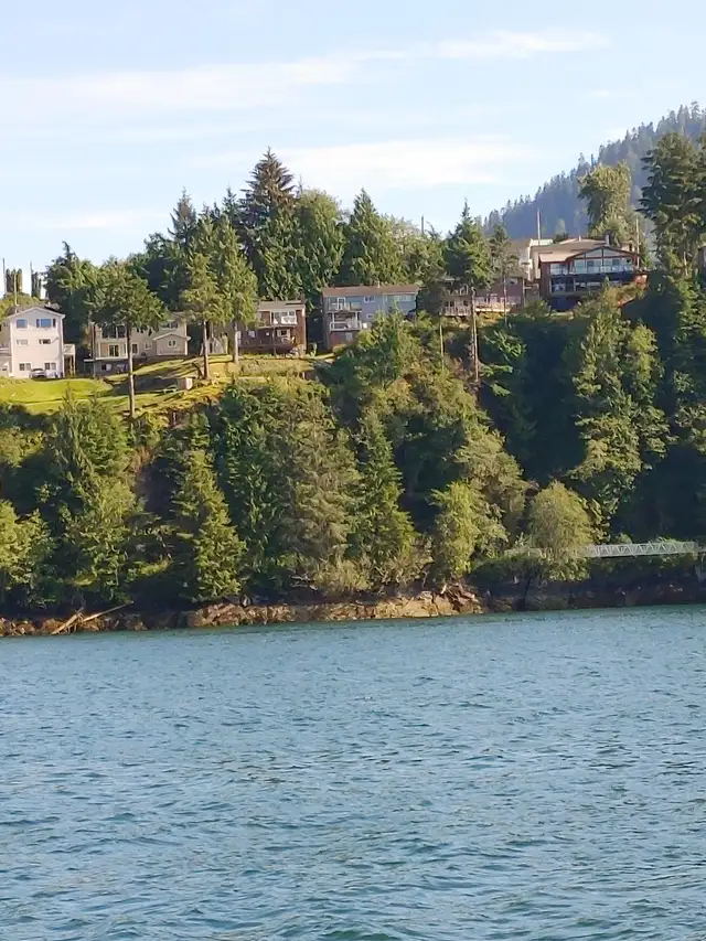 3 bedroom, 1 bathroom top floor of house with great ocean views. in Long Term Rentals in Prince Rupert - Image 3