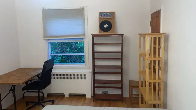 Deux Chambres meublées.  grand 6 ½.  Snowdon . Etudiants. in Room Rentals & Roommates in City of Montréal - Image 8