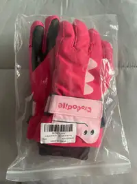 Kids ski mitts mittens gloves  pink 4-6 years. Brand new