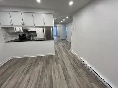 Le logement lumineux et bien éclairé, offrira une disposition moderne, épurée et fonctionnelle, sans...