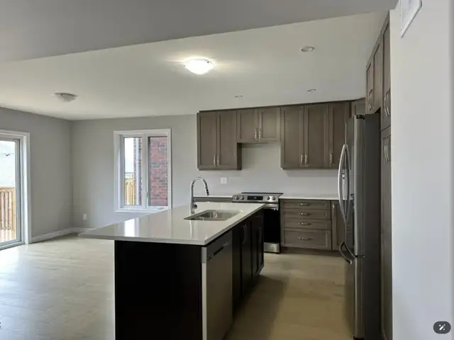 Full House Rental Available- Clayton Ave, Peterborough in Long Term Rentals in Peterborough - Image 9