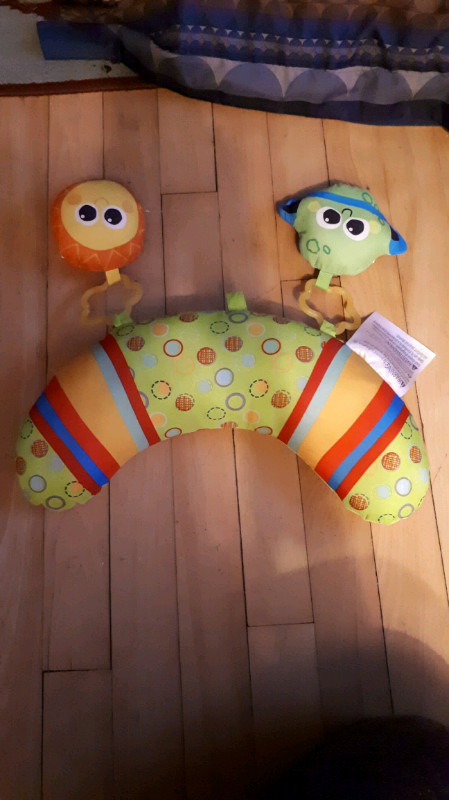 Tummy time pillow in Toys in Moncton