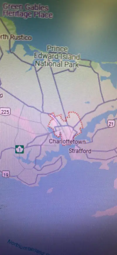 1 bedroom available in 2 bedroom apartment, each room one tenant only, 7 minutes walk distance to UP...