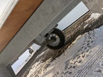 I have a karavan raptor flat deck trailer for sale. the trailer Is 6x10. trailer is all aluminum has...