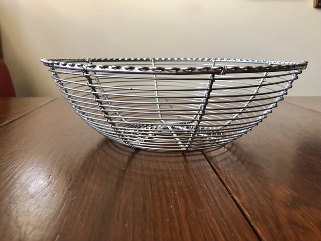 Wire Basket Bowl Kitchen Fruit Organizer Holder Large Mesh Bowls in Kitchen & Dining Wares in Calgary - Image 2