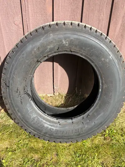 Ford bronco full size winter tires Basically brand new 265/70r17 Fit factory rims Bridgestone blizza...