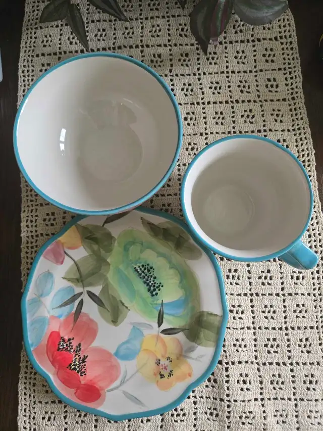 Pioneer Woman Dishes - 3pc in Kitchen & Dining Wares in Hamilton - Image 5