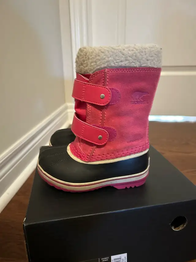 Price drop! toddler size 9 Sorel winter boots62863272840834124