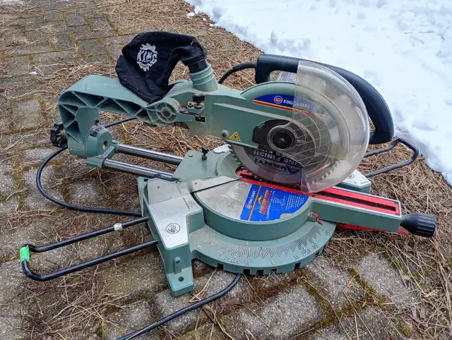 Miter Saw in Power Tools in Brockville - Image 2