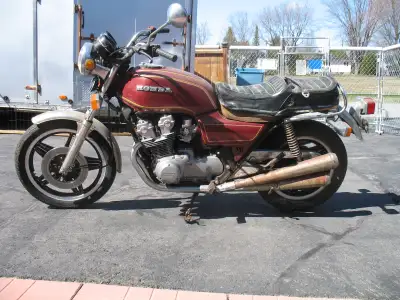1979 Honda CB750 Four K, engine free not seized, good compression, bike is complete all there except...