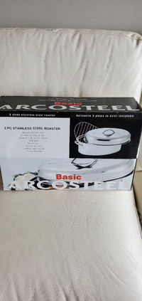 Brand new Arcosteel stainless steel roaster 