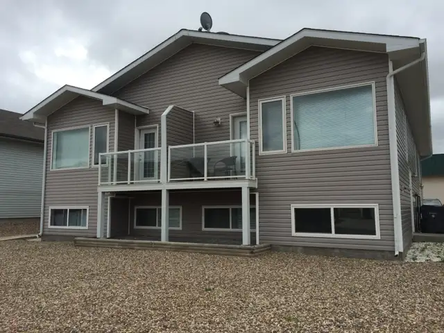 For Rent Dec 1. $1200. 2 Bed, 1.5 Bath Saamis Heights 4plex in Long Term Rentals in Medicine Hat - Image 2