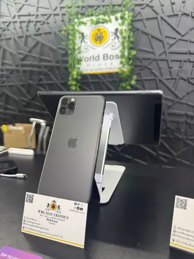 iPhone 11 Pro Max - 64GB - perfect condition - black - unlocked Battery at 100%- all works no issues...