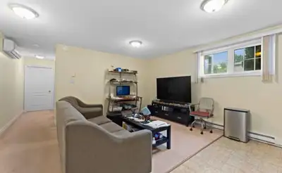 Spacious and bright 1 bedroom/1 bath in East end of Pembroke Lower level of a quiet, senior oriented...