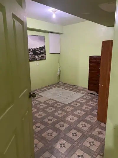 Room available for April 1,2026 with separate bathroom. It’s close to Pickering town centre. Also cl...