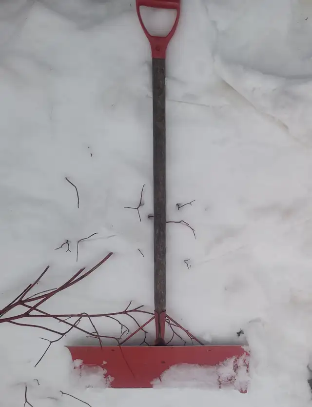 Steel and Aluminum Snow Shovels in Outdoor Tools & Storage in City of Toronto - Image 6