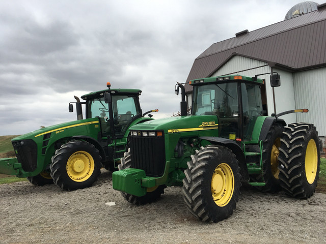 John Deere 8000 series in Farming Equipment in Moose Jaw