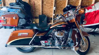 Certified and safetied at Calgary Harley Davidson over 10,000 dollars in parts and labour. CVO 110 e...