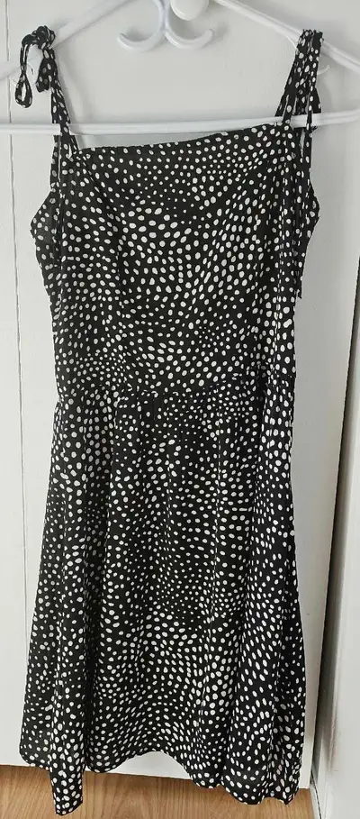 LOT : Robes pour fillette! Excellente condition!, View more