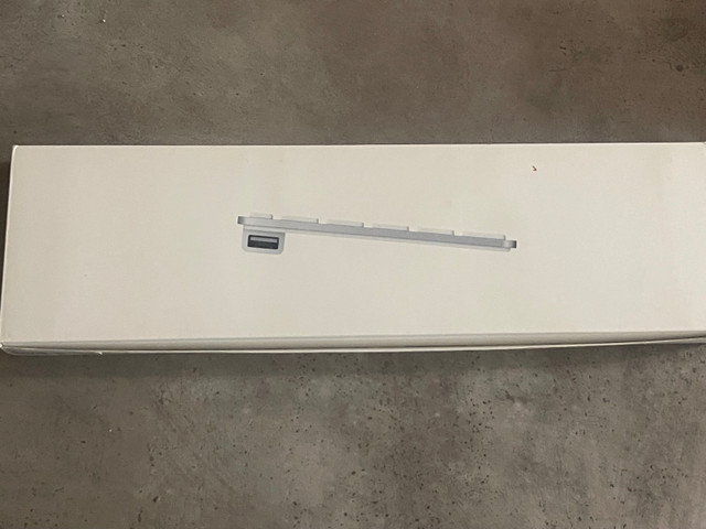 Apple Magic Keyboard with Number Pad in Mice, Keyboards & Webcams in Ottawa - Image 2