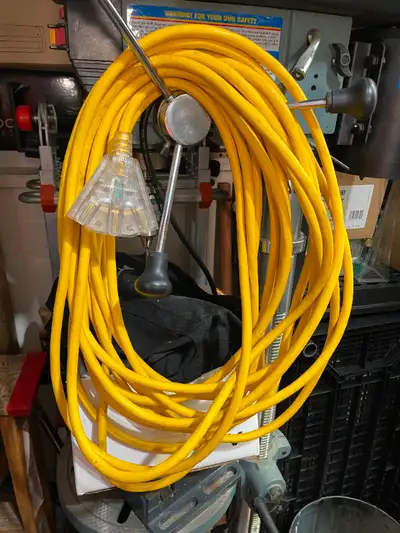 **Like NEW** used maybe 2 times 50FT/15M OUTDOOR HEAVY DUTY EXTENSION CORD $55 (firm) ... There is 1...