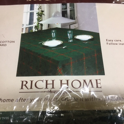 NEW TABLE CLOTH 60 X 80 OVAL  & NEW ROOSTER TIFFANY STYLE GLASS, View more