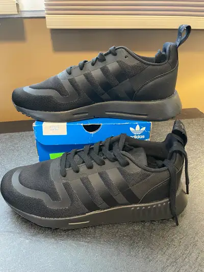 New Men's Size 8.5 Adidas Multix Sneakers, View more