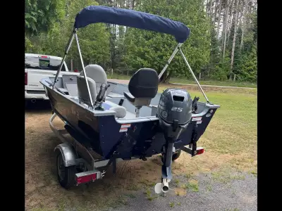 This G3 Guide V150 is an exceptional fishing boat featuring a 25HP Yamaha outboard motor, perfect fo...
