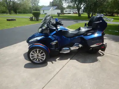 Can-Am Reverse Trike