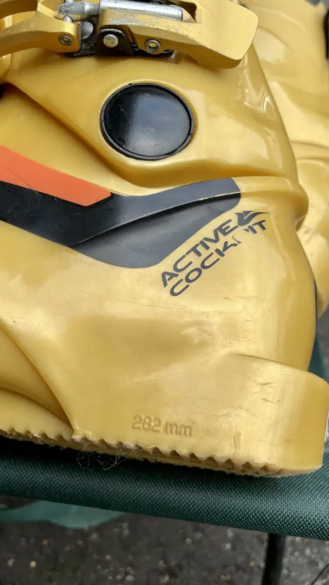 Rossignol Elite Pro 1 Gold Ski Boots Men’s 5 or Women’s 6 in Ski in Markham / York Region - Image 9