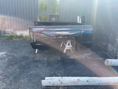 2014-2019 Chevy truck box 6’ very little rust has tailgate asking $300obo