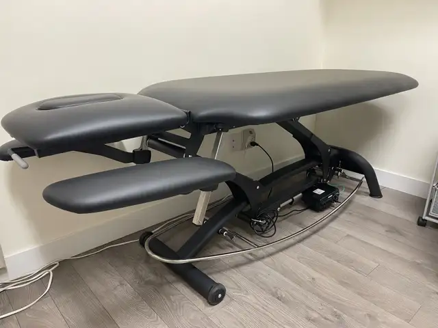 massage, physio, osteopathic table in Health & Special Needs in City of Toronto - Image 5