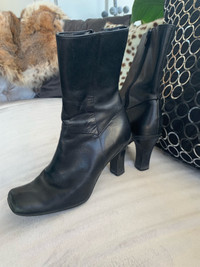  Leather boots, heels Nine  West . brand rubber soles 6 1/2