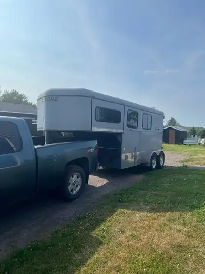 2001 Belore Gooseneck Horse Trailer 3 horse slant load or 2 horse straight load Removable “living qu...