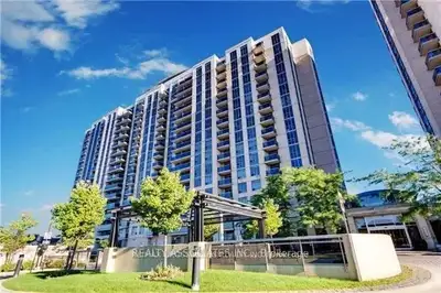This sun-filled condo apartment in Toronto delivers a bright layout with 1 bedroom, 1 bathroom, and...