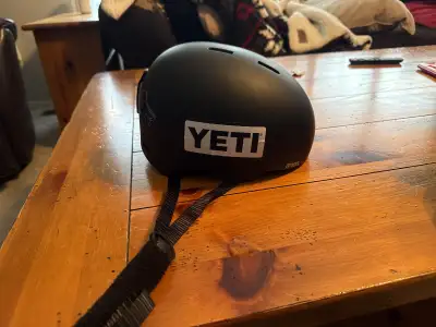 ski/snowboard helmet, View more