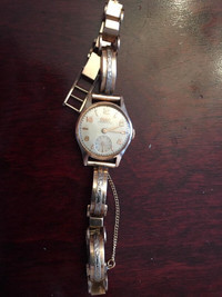 DOXA 14K  SOLID Gold Vintage  Manual Watch