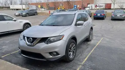 2015 Nissan Rogue SL AWD. 110'000 KM automatic transmission. This is the high end model with fully e...