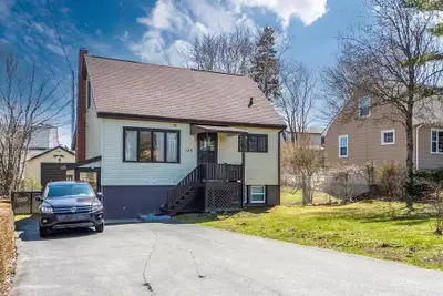 4 Beds 1 Bath - House Fully furnished and pet-friendly Melrose Ave, Halifax, NS, Canada Central loca...
