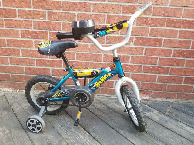 Gently used kids hot wheels bike with removable training wheels in Kids in Mississauga / Peel Region - Image 3